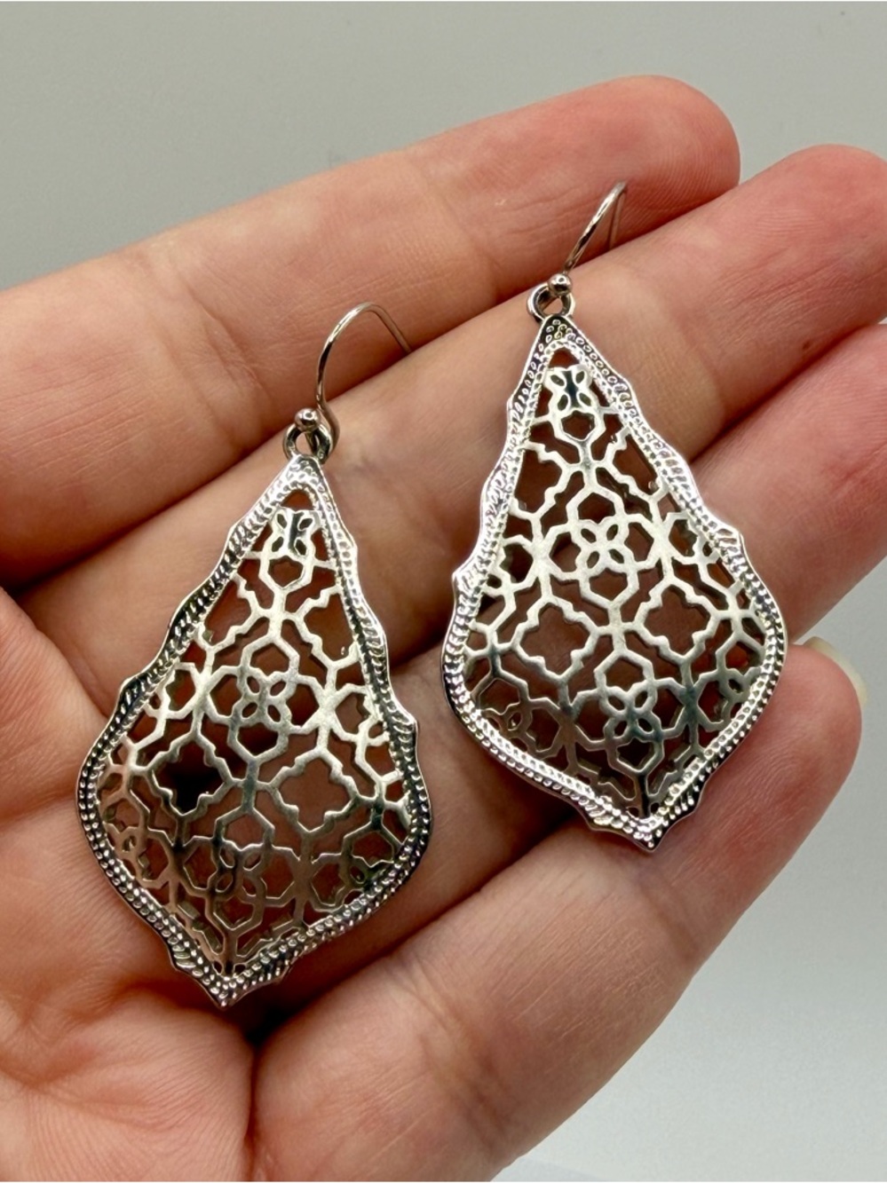 Kendra Scott Addie Drop Earrings in Silver Filigree - Picture 8 of 10
